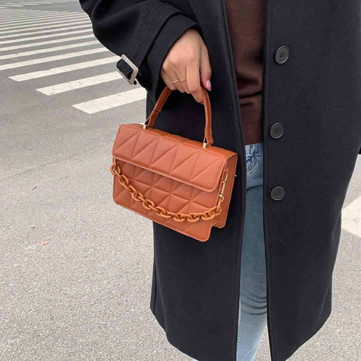 Bolsa de Couro - Alça Transversal e Alça de Mão