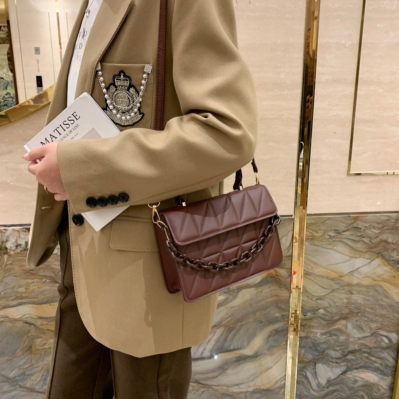 Bolsa de Couro - Alça Transversal e Alça de Mão