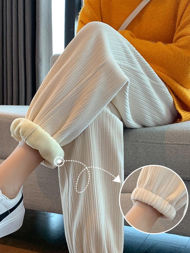 Calça de Veludo Peluciada Anita