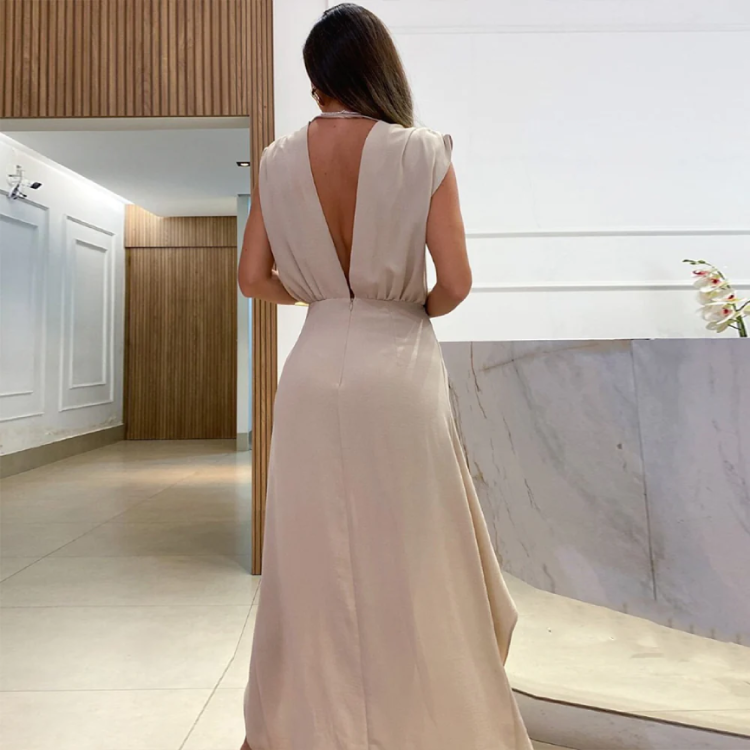 Vestido Aria com Fenda e Decote