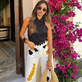 Calça Pantacourt Bordada Flávia
