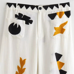 Calça Pantacourt Bordada Flávia